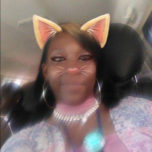 Meet your Posher, Takia